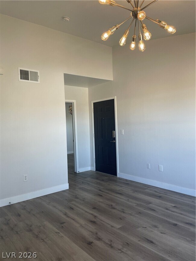 Building Photo - 7255 W Sunset Rd