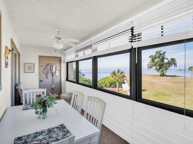 Building Photo - 656 Windrush Bay Dr