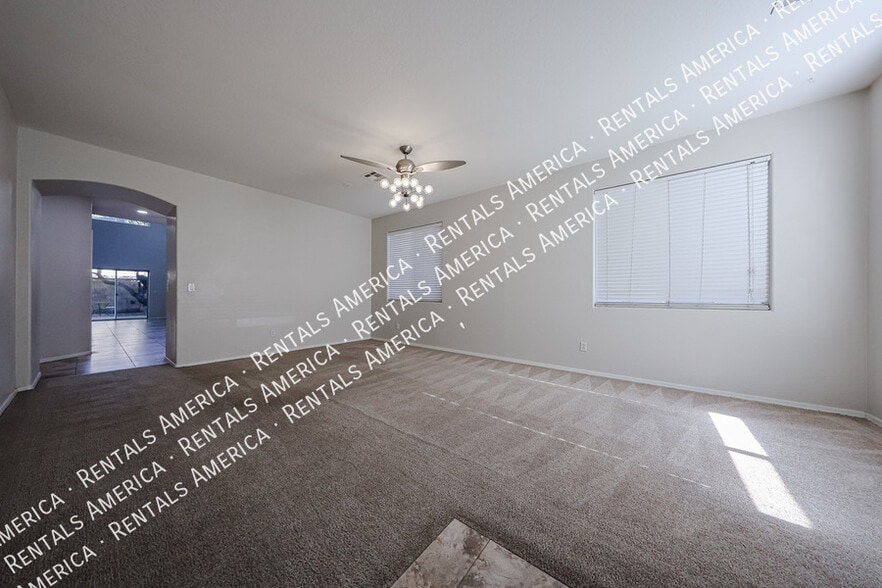 Building Photo - 44388 W Oster Dr