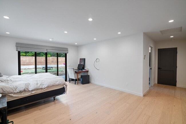 Building Photo - 3116 Calle Fresno