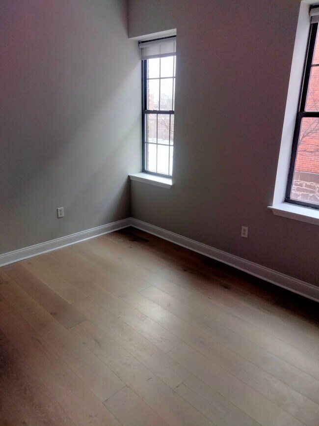 Building Photo - 42 Imlay St