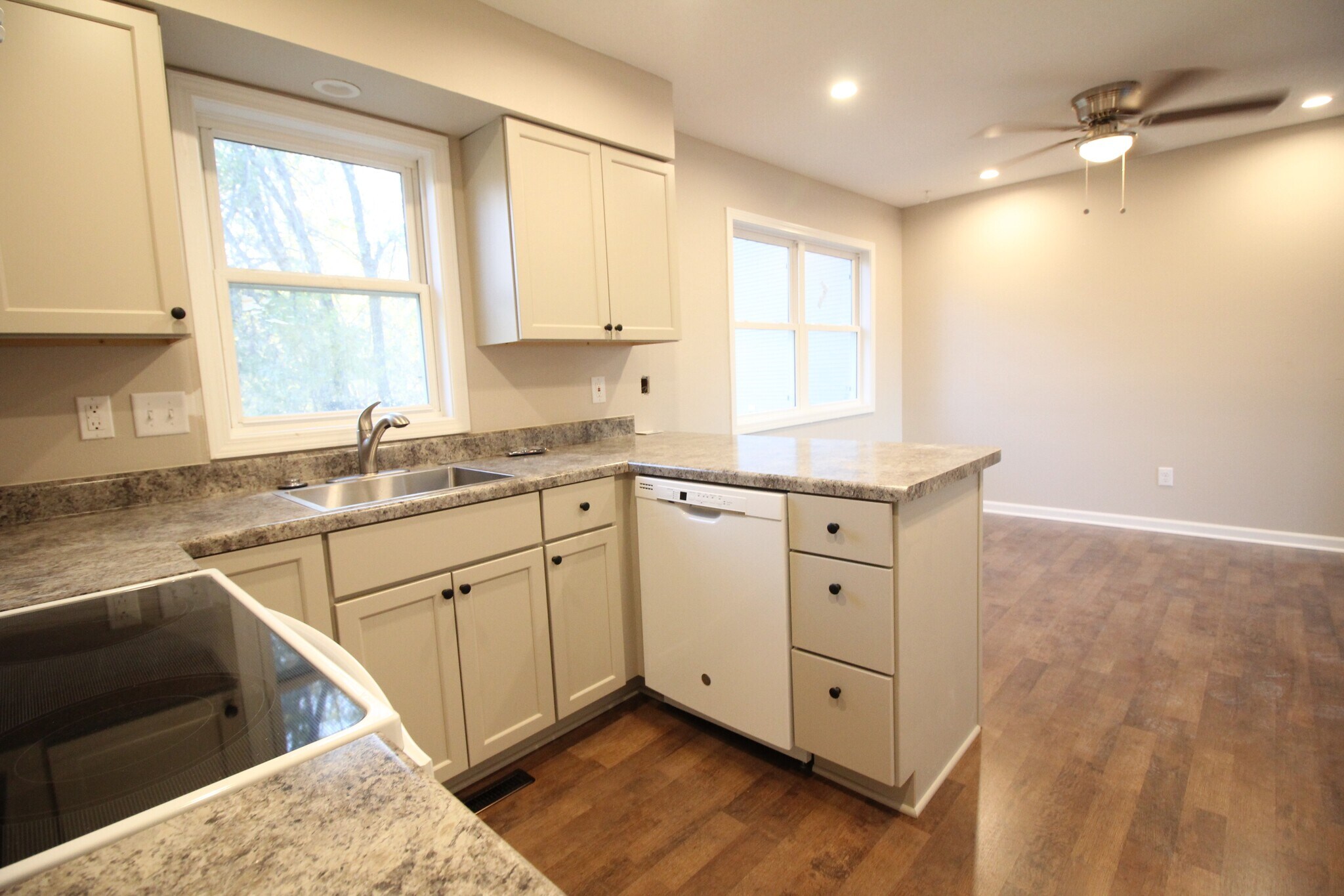 Building Photo - 4926 Madison Ave