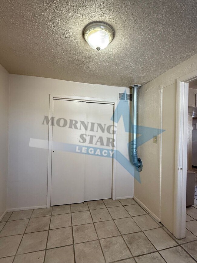 Building Photo - 316 Augustine Ave