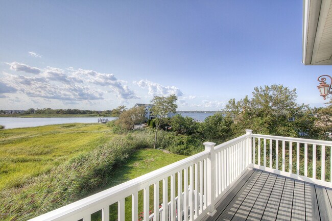 Building Photo - 30 Columbus Dr