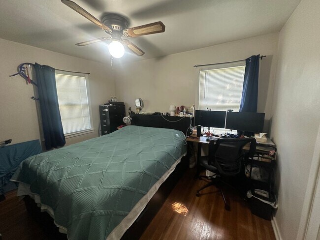 Building Photo - Charming 3 Bedroom Home in Heart if Maplew...