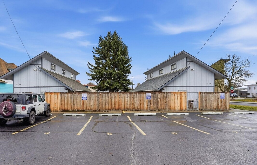 Building Photo - 1830 W Maxwell Ave