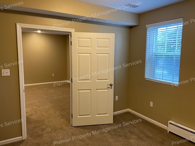 Building Photo - 709 Williamsburg Ct