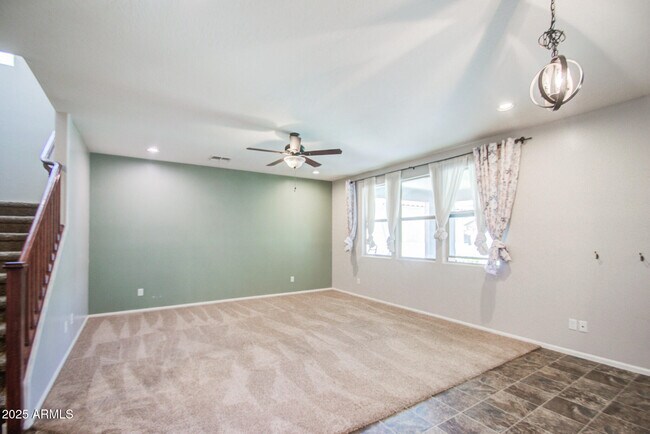 Building Photo - 4068 E Devon Dr