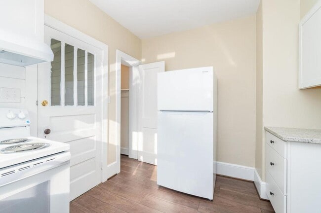 Building Photo - 150 Riddle Rd