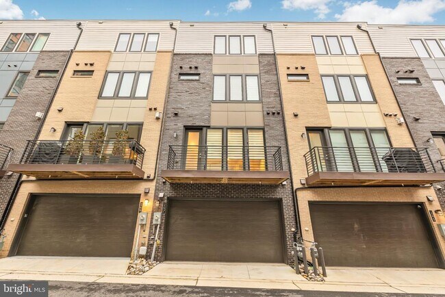 Building Photo - 147 Prairie Ln