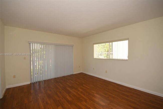 Building Photo - 2780 SW 33rd Ave