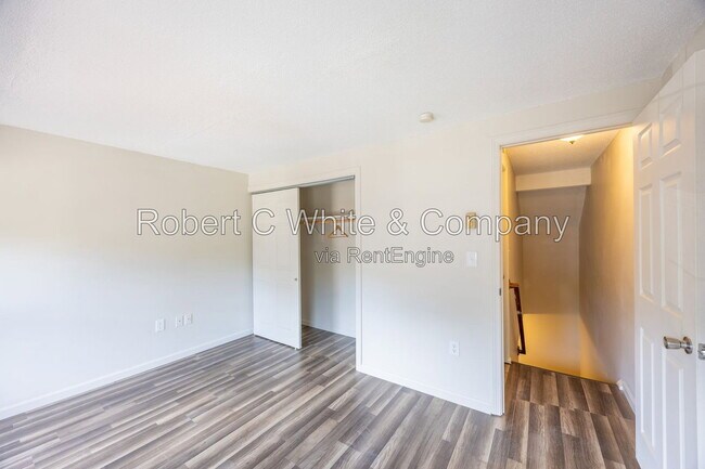 Building Photo - 45 Rising Trail Dr