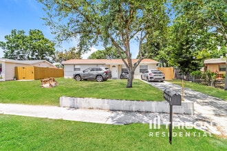 Building Photo - 10289 128th Terrace N