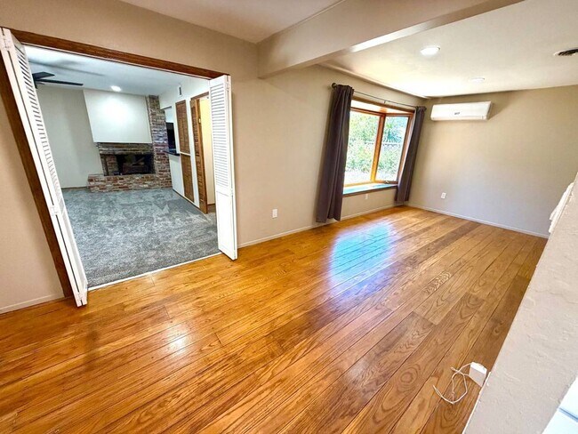 Building Photo - 785 Duke Cir