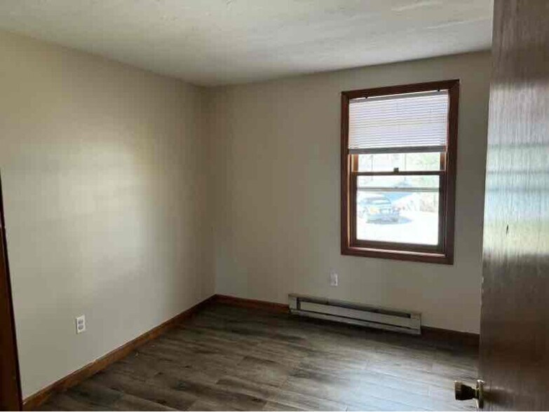 Building Photo - 14 Logan Rd