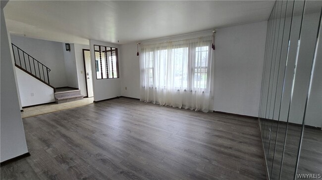 Building Photo - 182 Woodcrest Dr