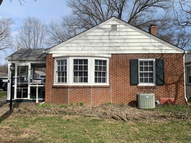 Building Photo - 1524 E 54th St