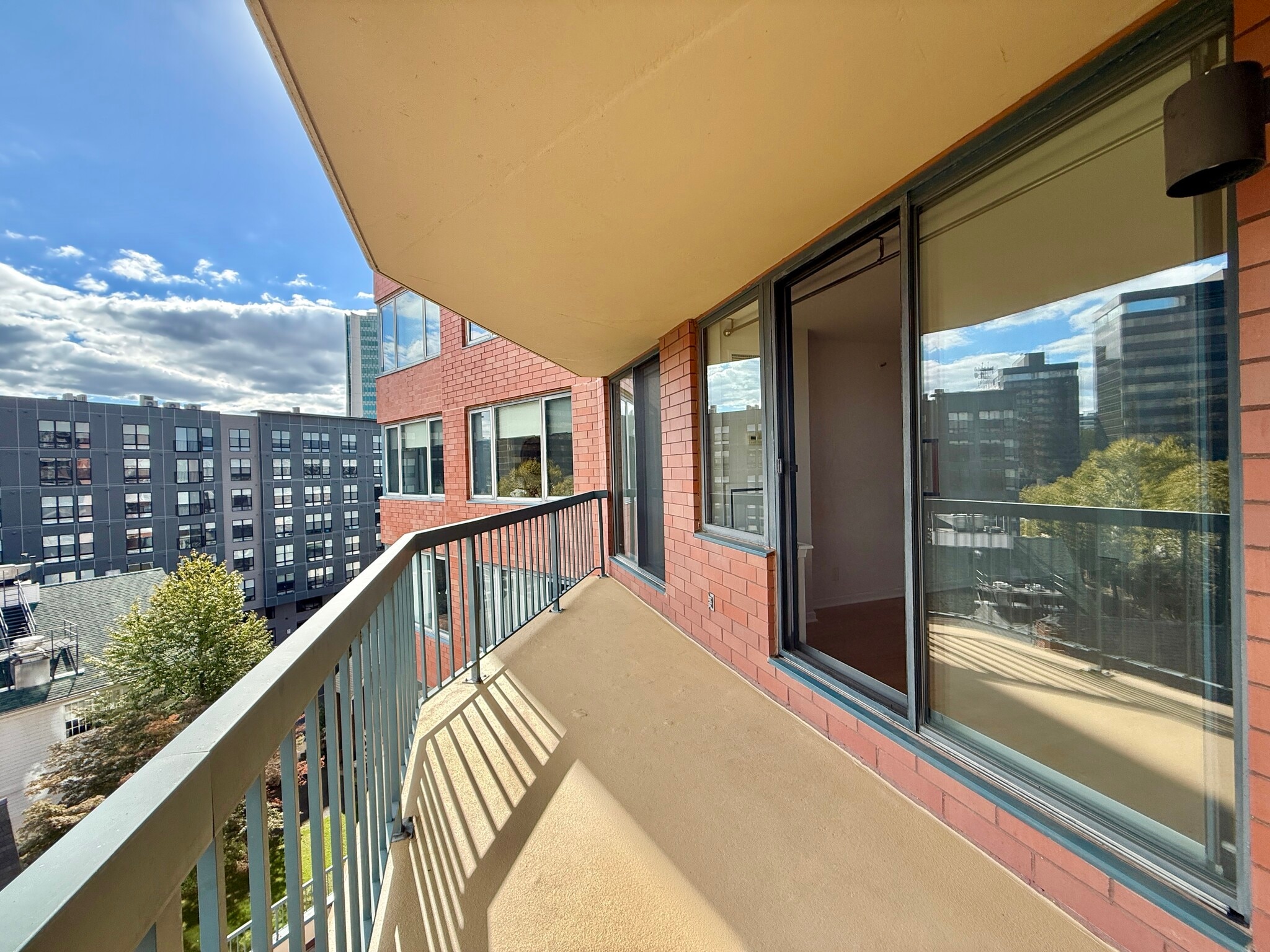 Building Photo - 25 Forest St