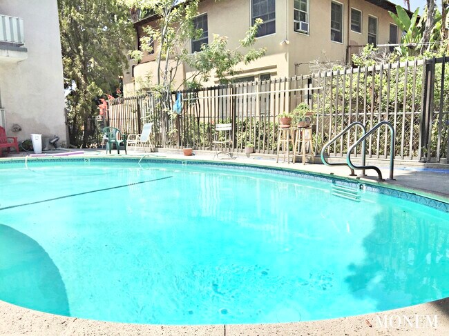 Building Photo - Los Feliz