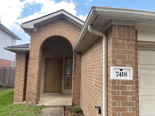 Building Photo - 7418 Parkcraft Dr