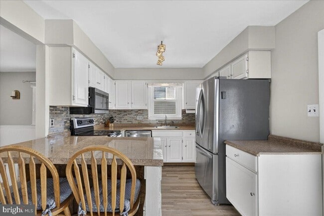 Building Photo - 1158 Grove St