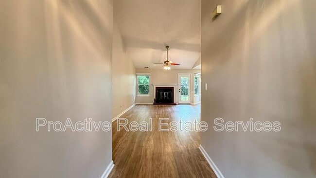 Building Photo - 5568 Annandale Dr