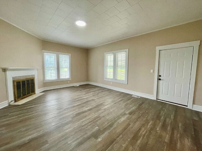 Building Photo - Spacious Newly Renovated 4-Bedroom Farmhouse with 2.5 Baths in Raeford!