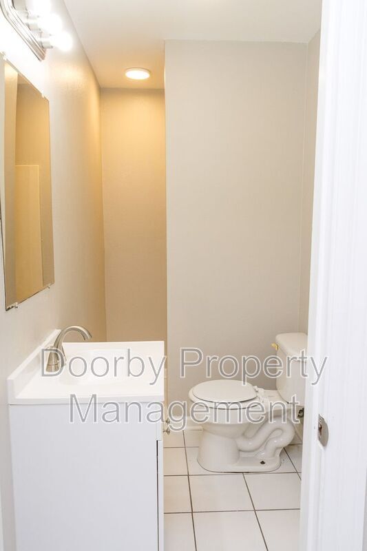 Building Photo - 3635 6th Ave