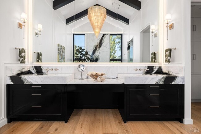 Building Photo - 987 Mark West Springs Rd