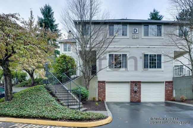 Building Photo - 10909 Avondale Rd NE