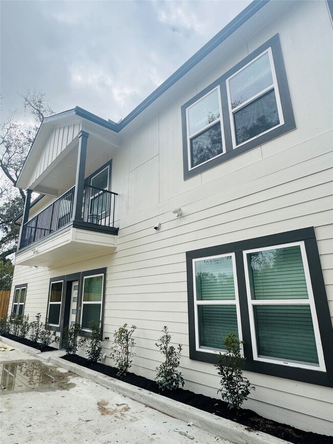 Building Photo - 5420 Elysian St