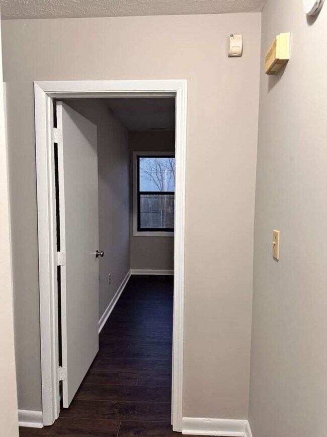 Building Photo - 6920 Timberwood Dr