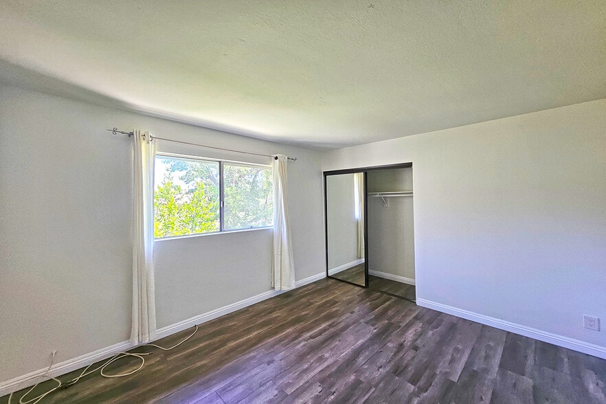 Building Photo - 1454 E Orange Grove Blvd