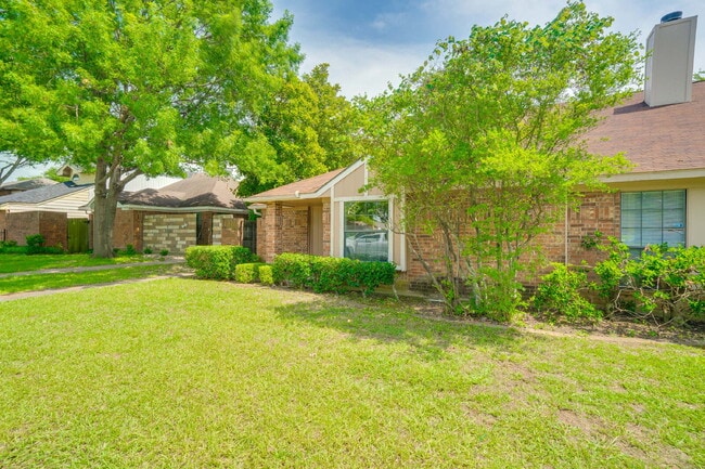 Building Photo - $1,000 Off first month.