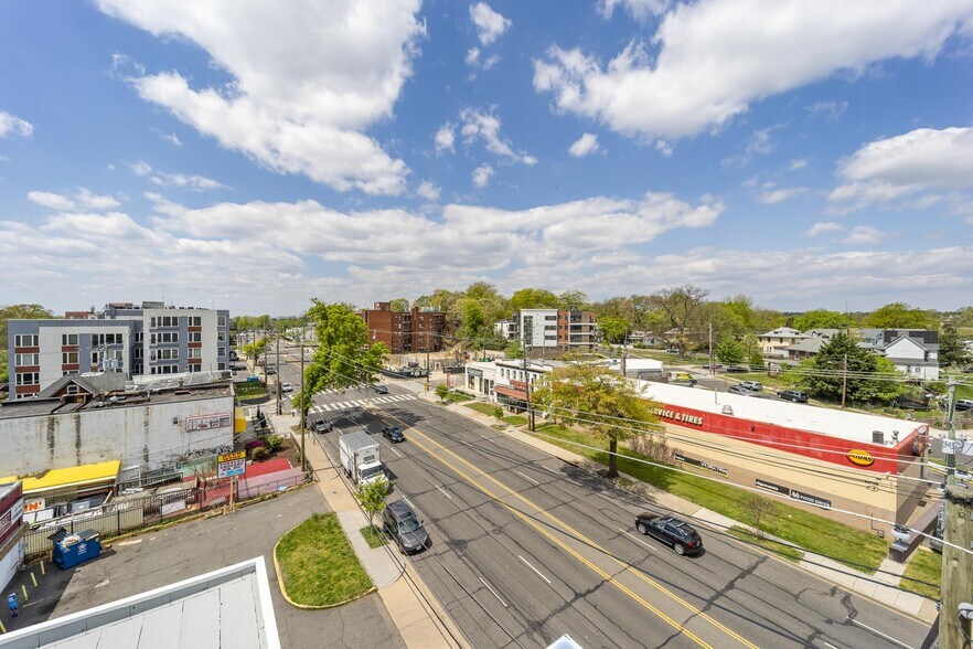 Building Photo - 1617 Rhode Island Ave NE