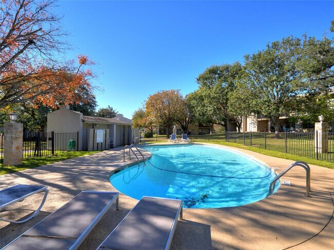 Building Photo - 100 Lido Cir