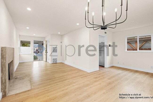 Building Photo - 121 S 37th St