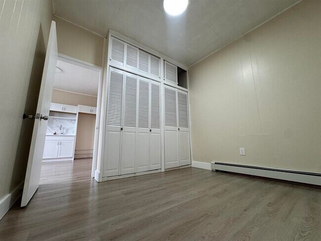 Building Photo - 227 48th St