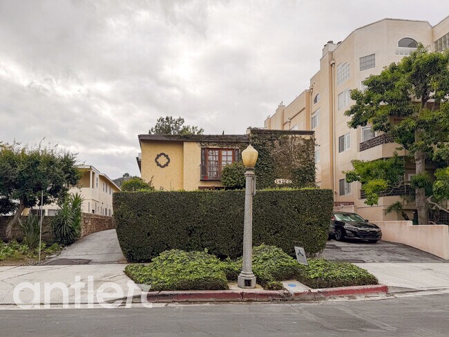 Building Photo - 14270 Dickens St