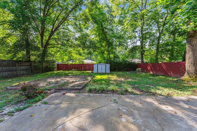 Building Photo - Pet friendly 3bed/1.5bath