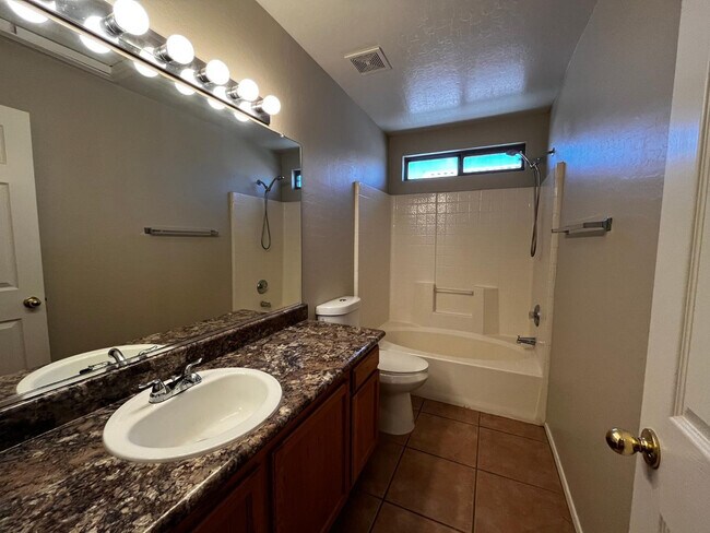 Building Photo - 8802 E University Dr