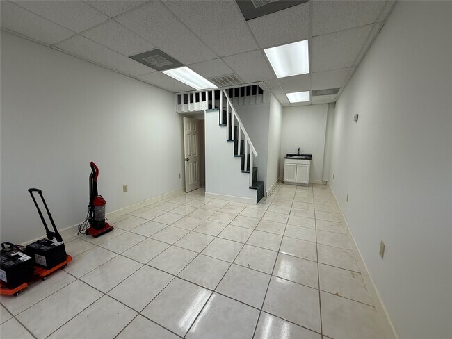 Building Photo - 5914 Cullen Blvd