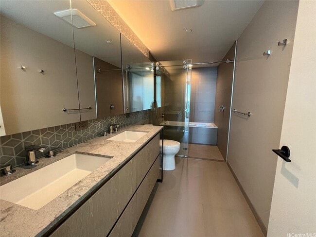 Building Photo - 1000 Auahi St