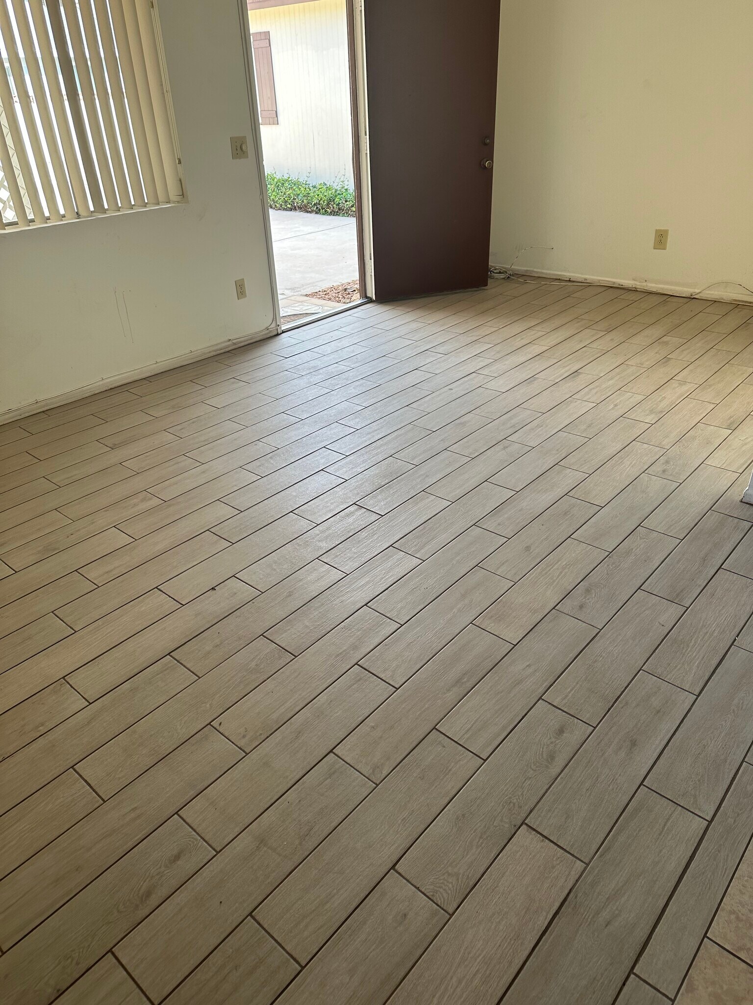 Building Photo - 862 Del Rey Dr