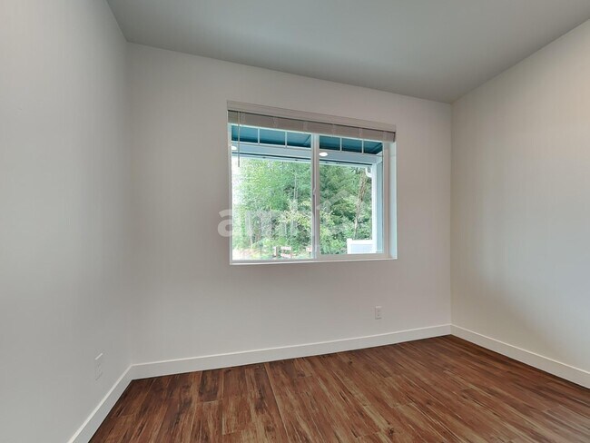 Building Photo - 8043 Dagny St SW