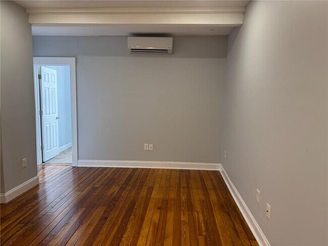Building Photo - 40-40 Freebody St