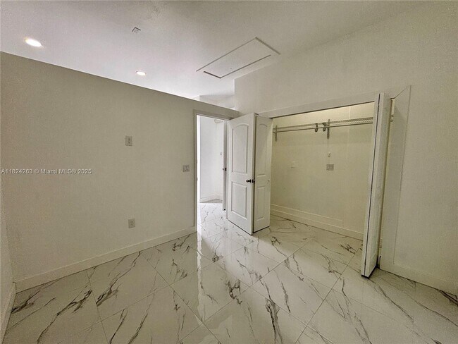 Building Photo - 3204 40th St SW