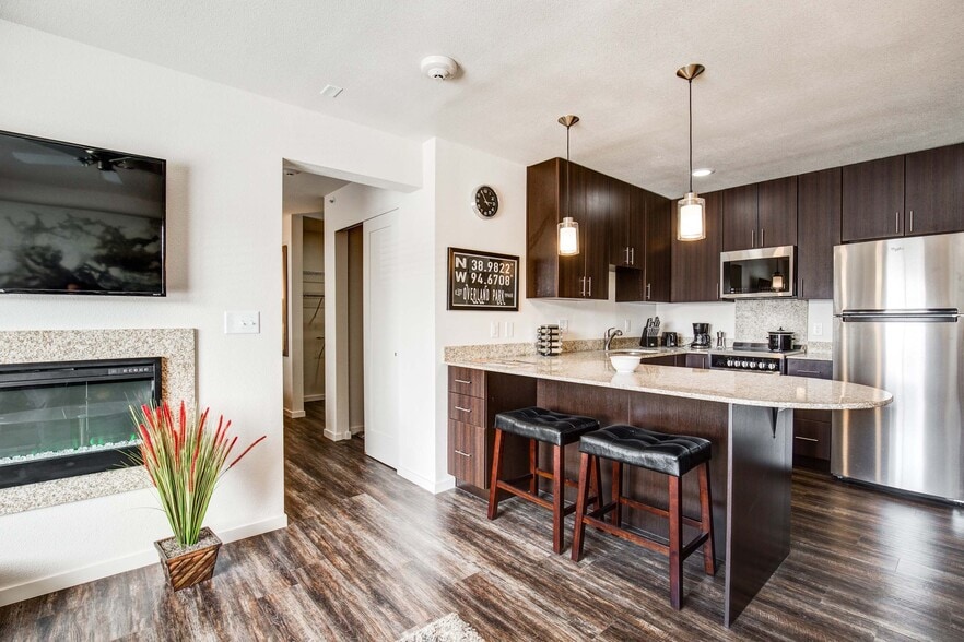 Building Photo - Roe 107