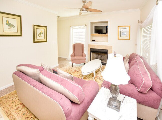 Building Photo - Furnished James Island Condo