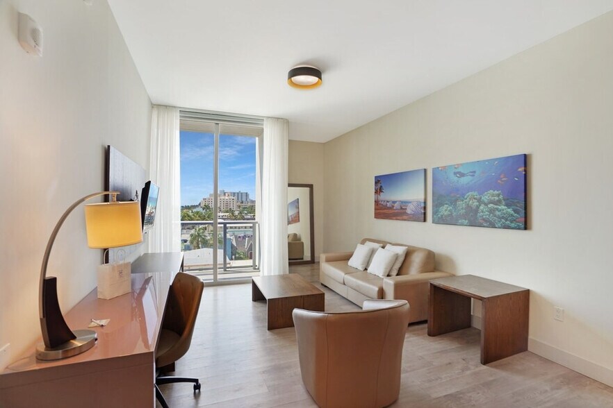 Primary Photo - 209 N Ocean Dr